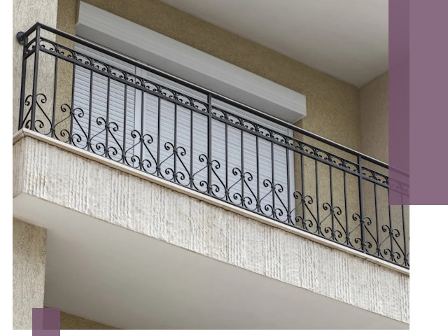 Балконные ограждения из металла и стекла в Юбилейном для домов