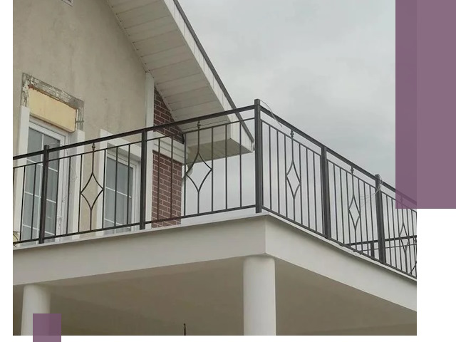 Изготовление балконных ограждений в Юбилейном из металла и стекла