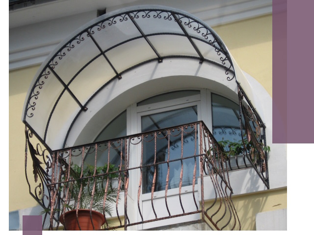 Козырьки над балконом в Юбилейном — изготовление и монтаж